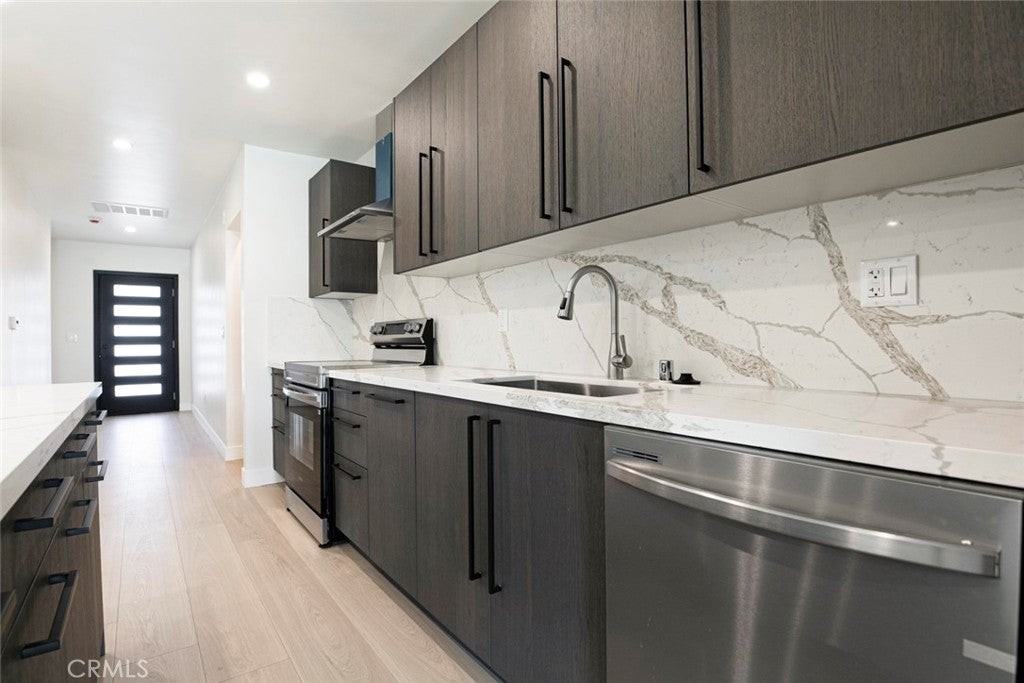 17436 Index Street - Photo 7 of 27