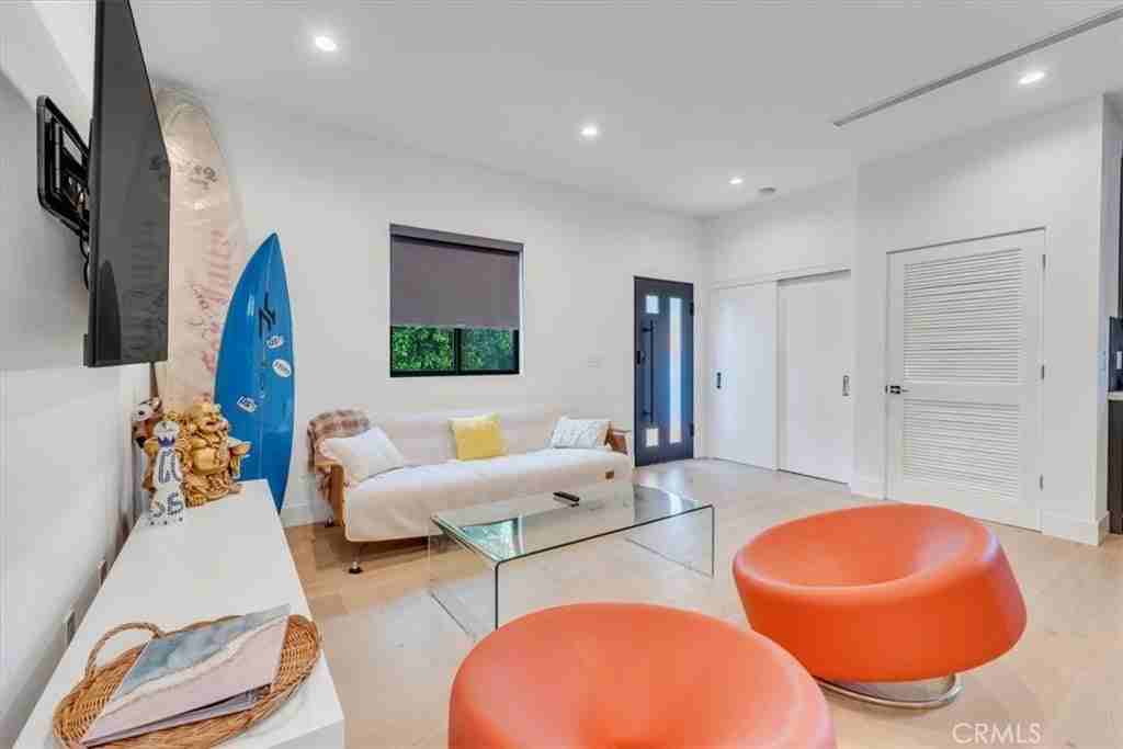 14062 Albers St - Photo 4 of 20