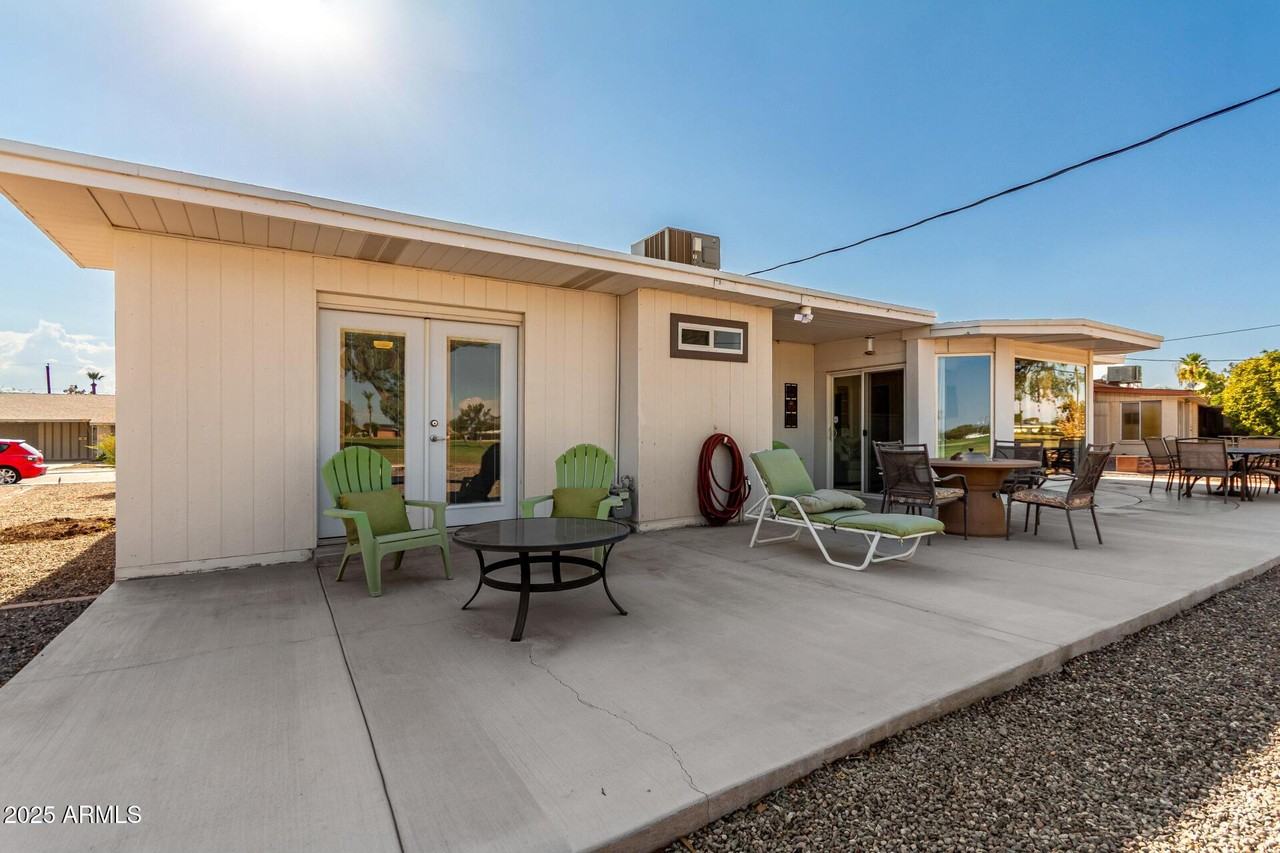 10824 W Crosby Dr - Photo 3 of 38