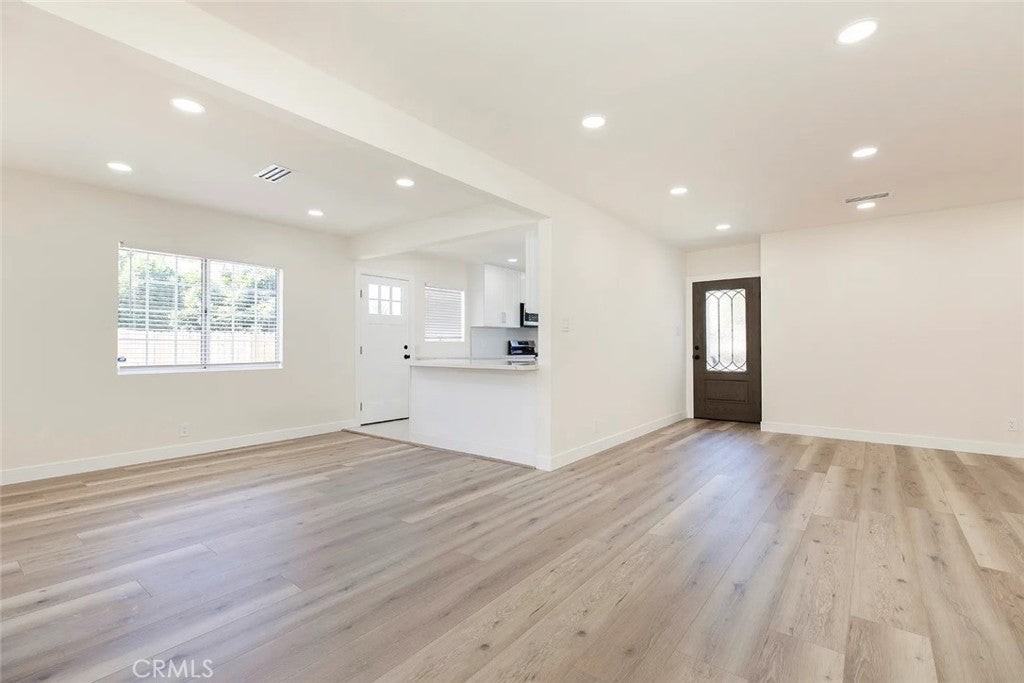 11110 Odell Ave - Photo 4 of 28