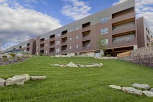 featured image of 4006 S Lone Pine Ave