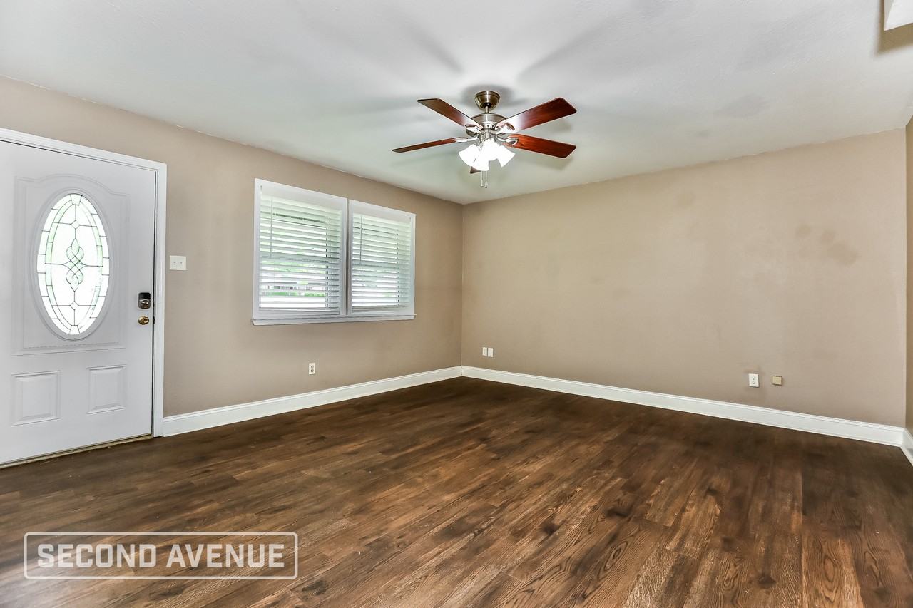 2204 Carywood Dr - Photo 4 of 22