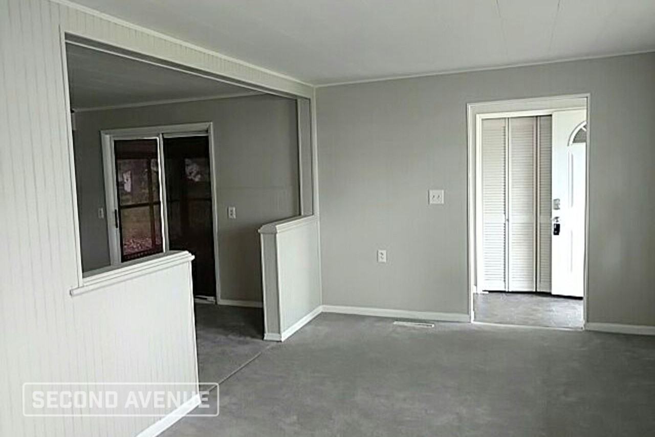 1027 Allen Ave - Photo 3 of 16