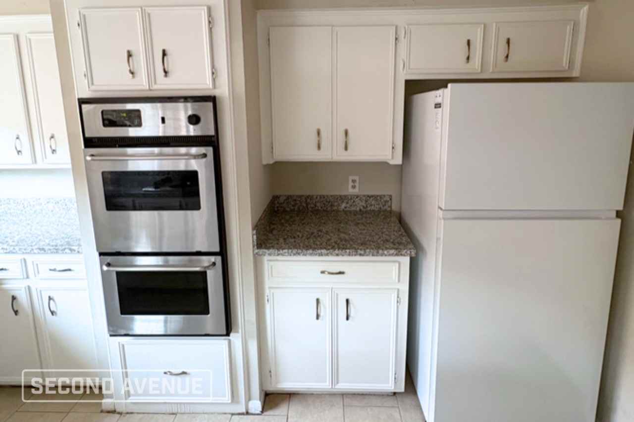 3008 Bee Cave Dr - Photo 3 of 22