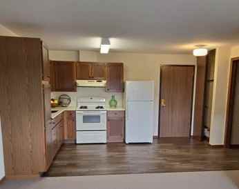 Goldenwood - Photo 3 of 12