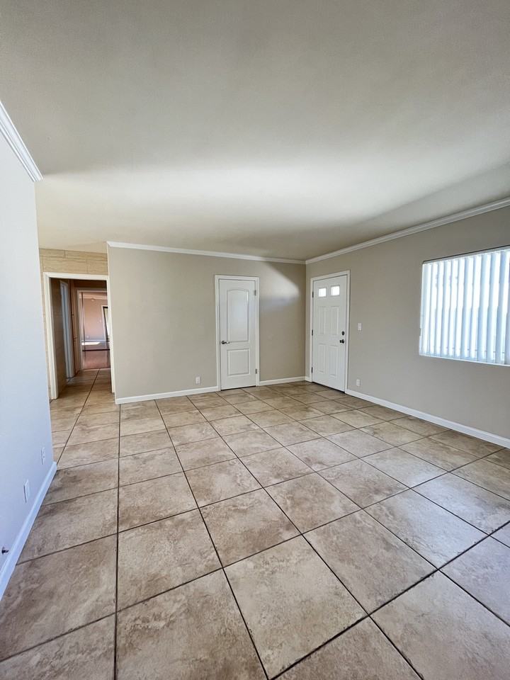 3534 Perlita Ave. - Photo 4 of 18