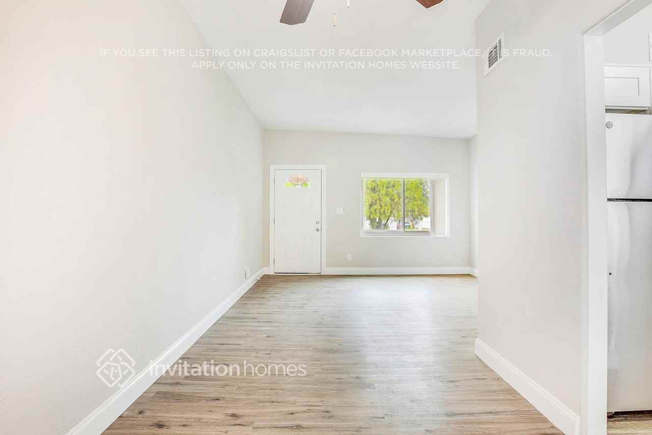 6226 Dahlia Dr - Photo 3 of 23