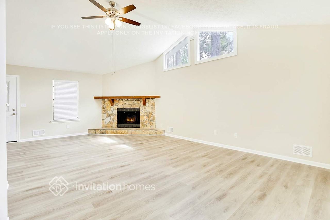 5576 Pennybrook Ct - Photo 4 of 21