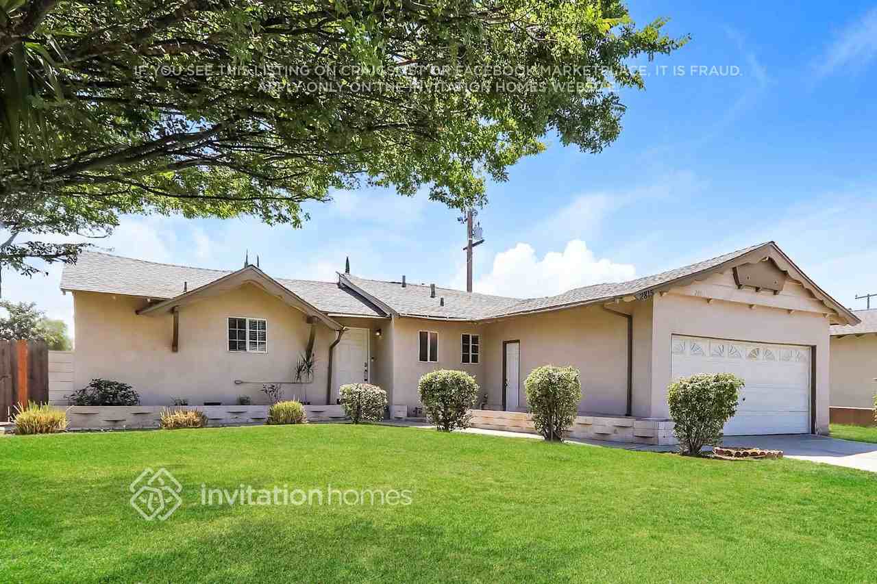 2815 Saint Elmo Drive - Photo 3 of 17