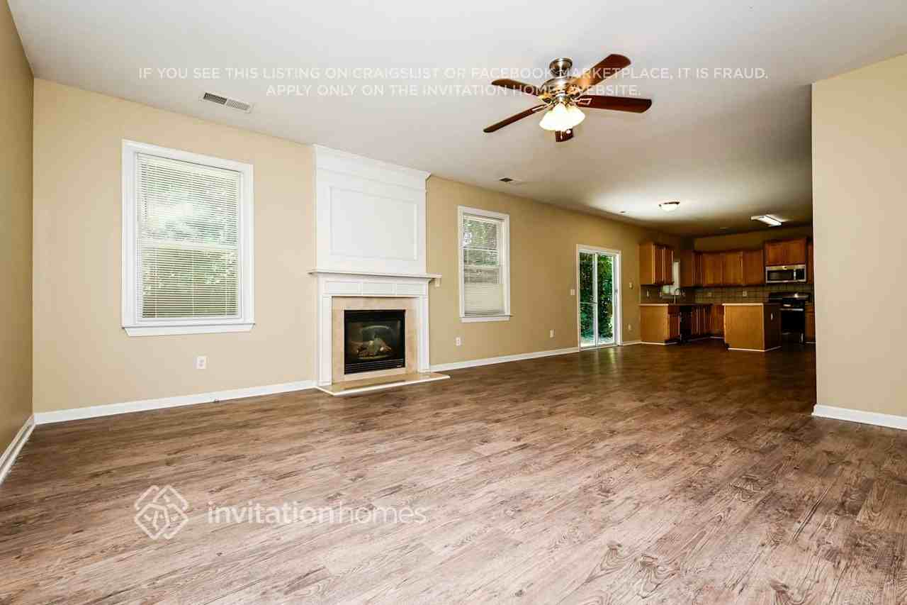 1125 Ethans Way - Photo 4 of 18