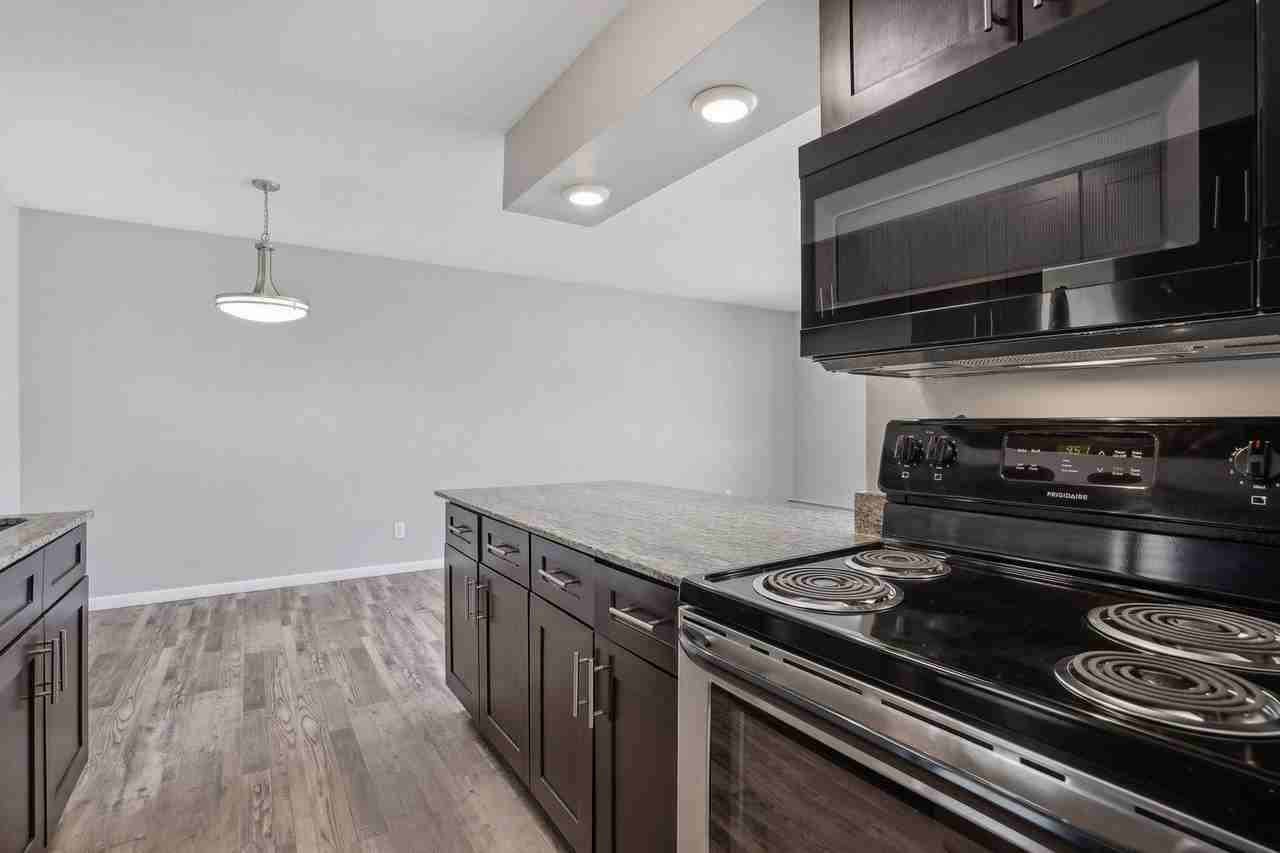 5300 Vernon Ave So - Photo 2 of 33