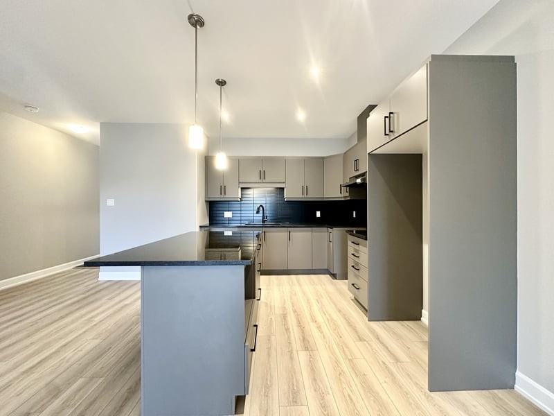 900 Chablis Cres - Photo 3 of 13