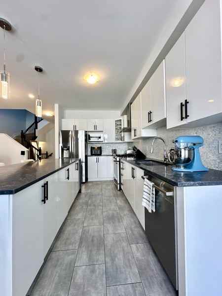 63 Gardenpost Terrace - Photo 3 of 14