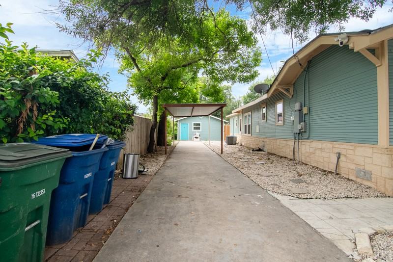 560 W Highland Blvd #2 - Photo 3 of 11