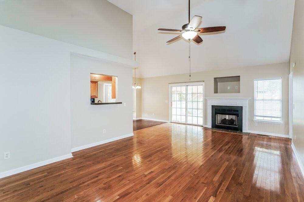 228 Parrish Pl - Photo 5 of 17