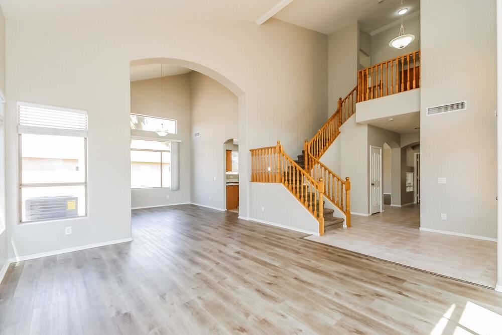 1356 E Black Diamond Dr - Photo 4 of 17