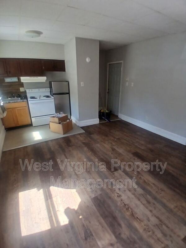 203 1/2 Prince St #5 - Photo 3 of 5