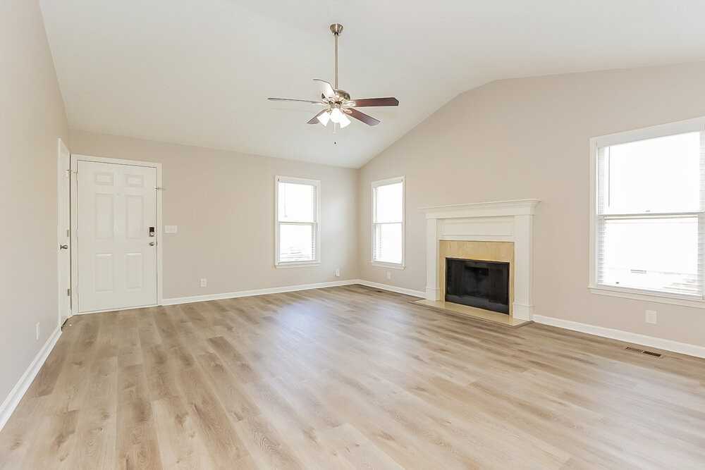 2319 Bennington Dr - Photo 3 of 16