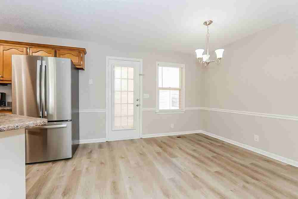 2319 Bennington Dr - Photo 5 of 16
