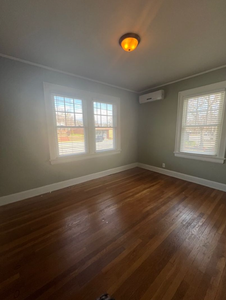 701 East Main Condos - Photo 3 of 16