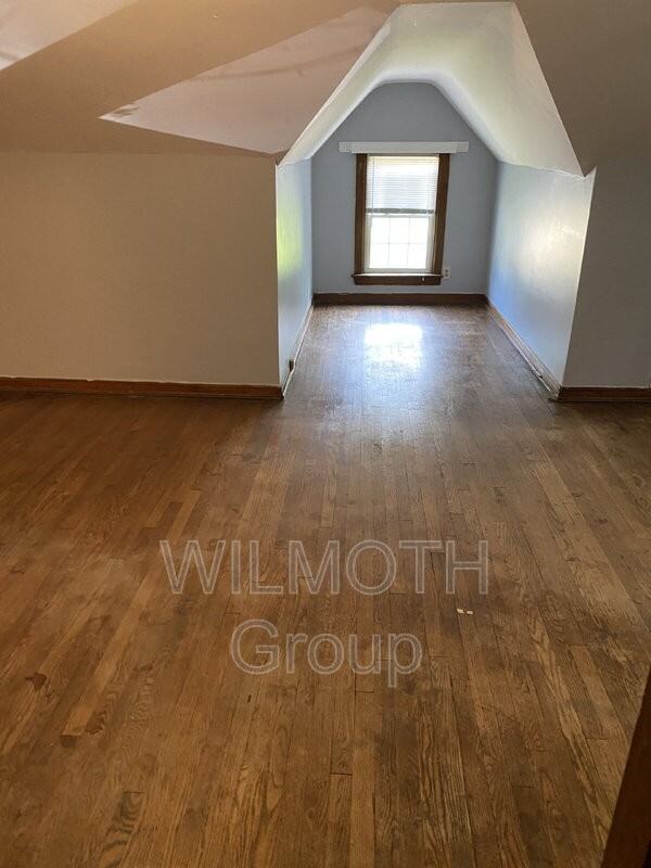 3095 Central Ave - Photo 4 of 10