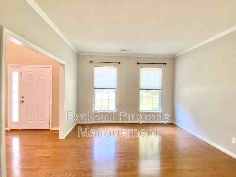 121 Seasons Walk Ct - Photo 5 of 25