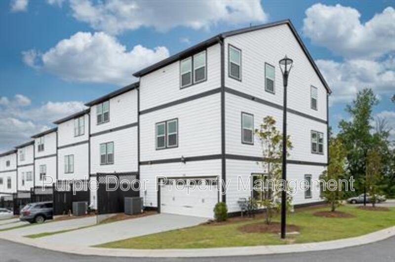 324 Lincoln Street - Photo 2 of 10