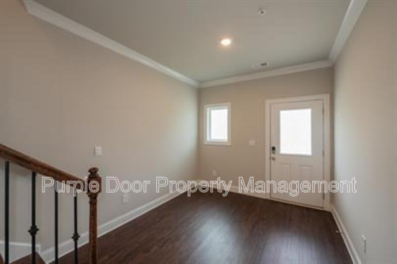 324 Lincoln Street - Photo 5 of 10