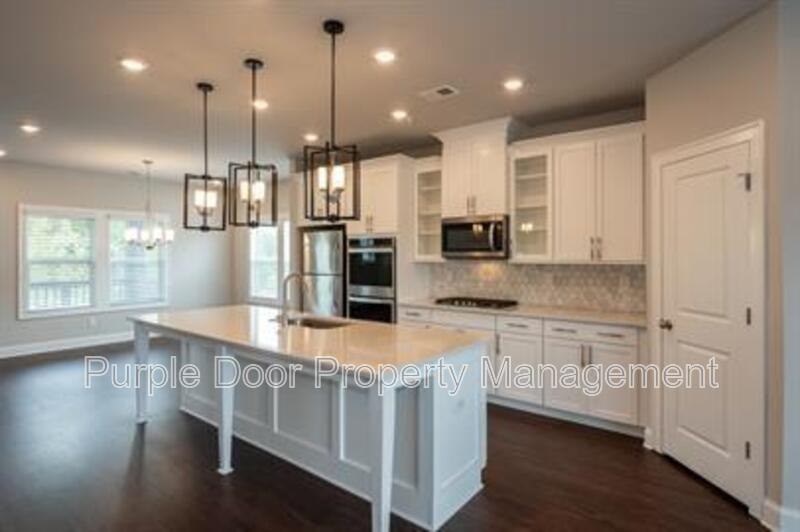 324 Lincoln Street - Photo 7 of 10