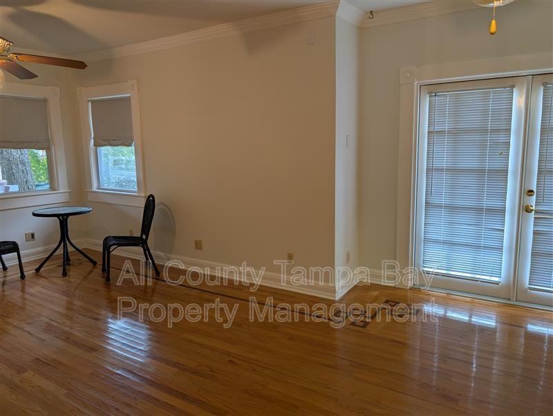 4911 N Suwanee Ave - Photo 2 of 13