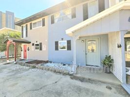 featured image of 636 W Caladium Cir #C