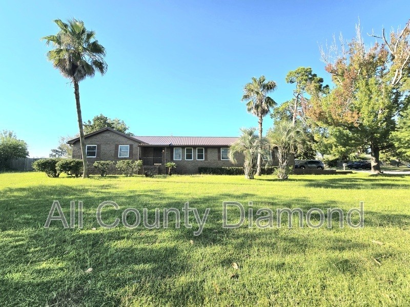 7523 Chipewa St - Photo 2 of 28