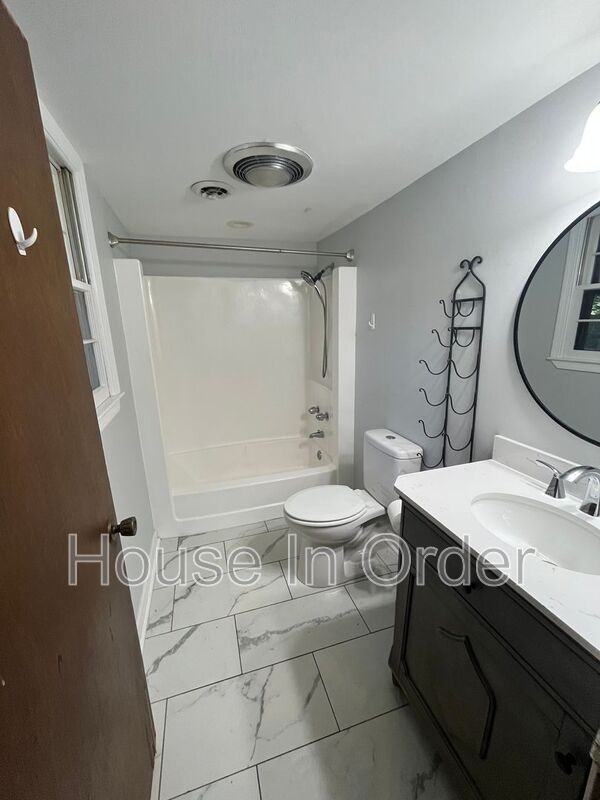 1160 W Blue Ridge Rd - Photo 6 of 8