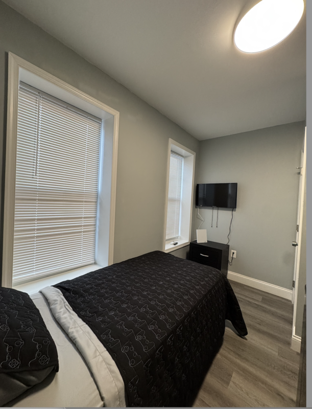 2226 Annapolis Rd - Photo 2 of 4