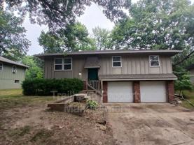 401 Sw Stoney Brook Ln - Photo 1 of 1