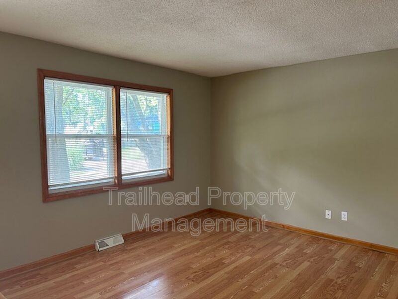 401 Sw Stoney Brook Ln - Photo 5 of 37