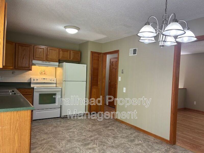 401 Sw Stoney Brook Ln - Photo 7 of 37