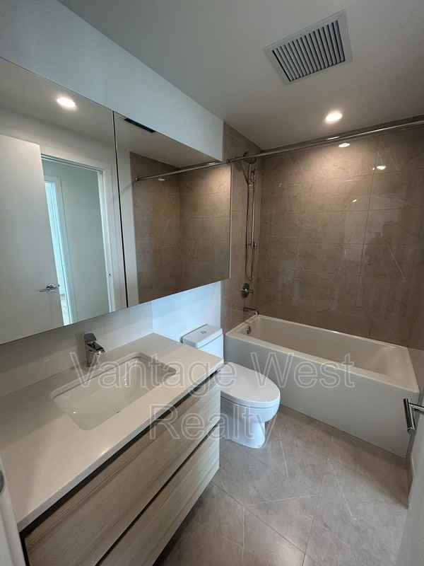 1903 Water St - Photo 2 of 8