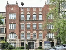 featured image of 5710 N Winthrop Ave #309