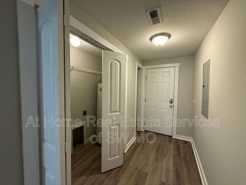 2248 N Robberson Ave - Photo 7 of 15