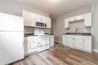 2425 N Kenwood Ave - Photo 1 of 1
