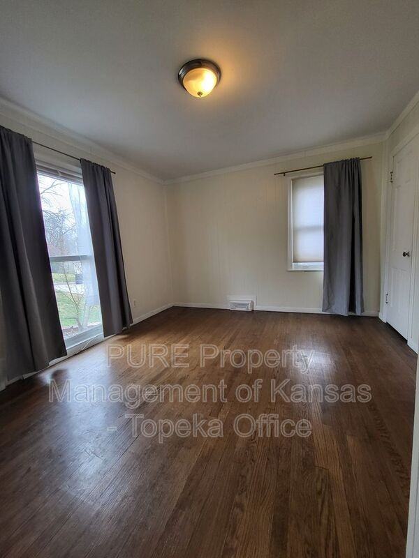 6300 W 80th Ter - Photo 4 of 15