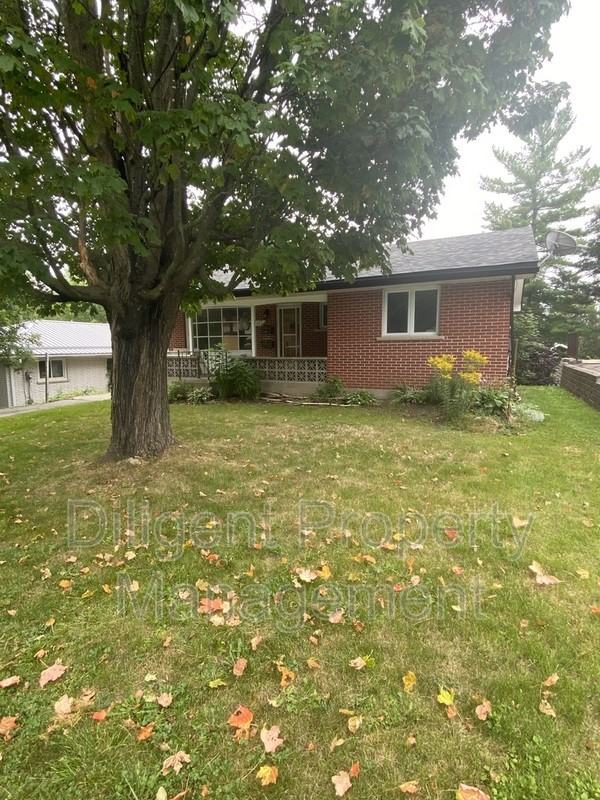 927 Ellesmere Ave - Photo 2 of 25