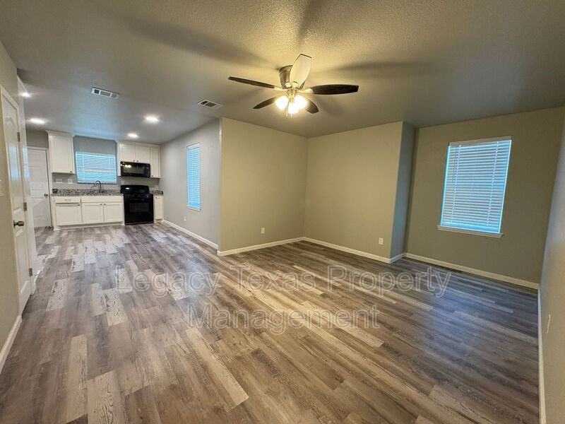 101 Lane Ave - Photo 6 of 11