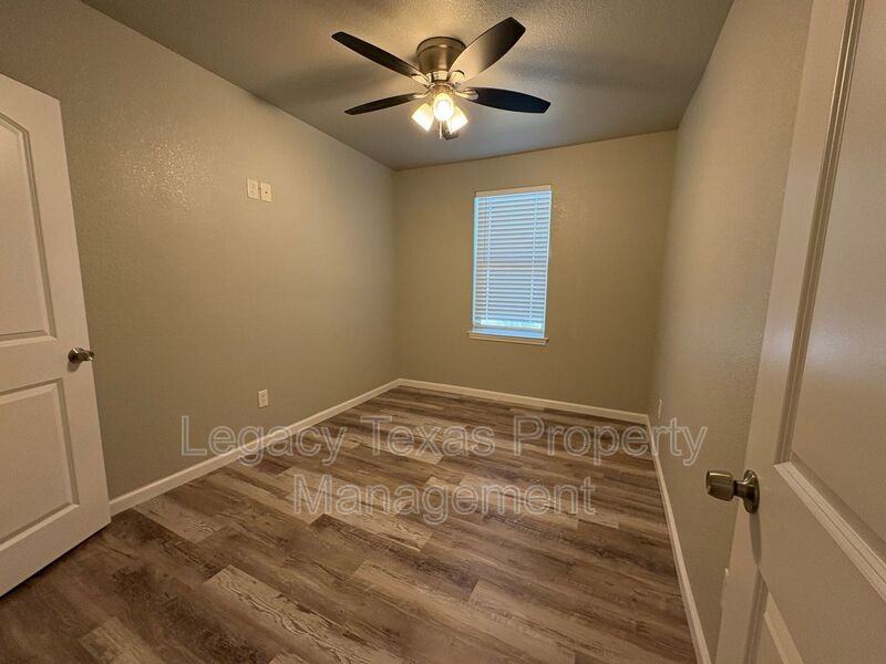 101 Lane Ave - Photo 7 of 11