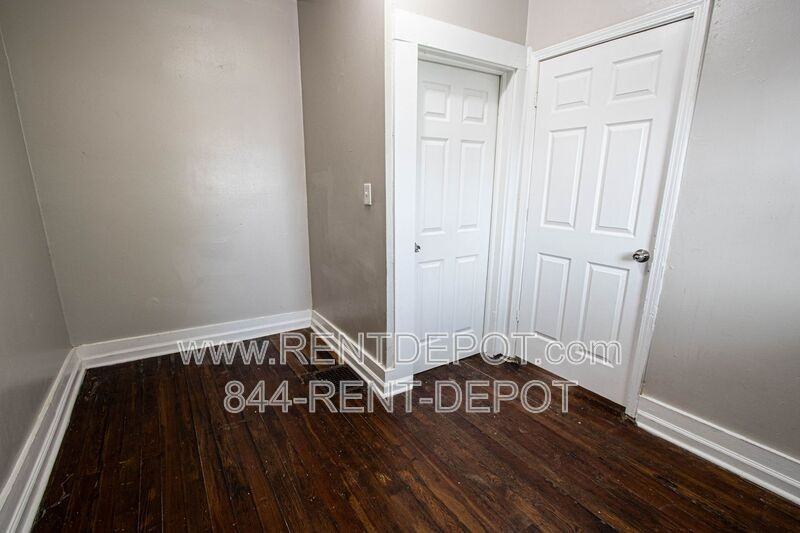 1136 Jefferson Ave - Photo 7 of 9
