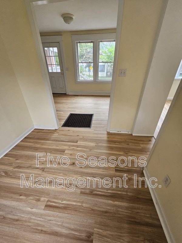 70 Adams St ## 74 - Photo 7 of 36