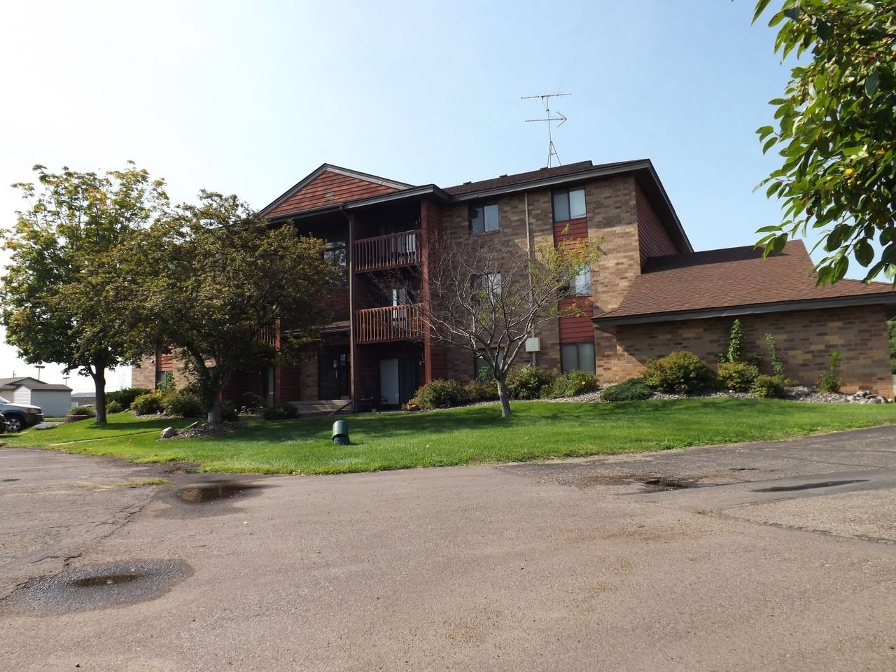 911 Ranae Lane - Photo 4 of 4