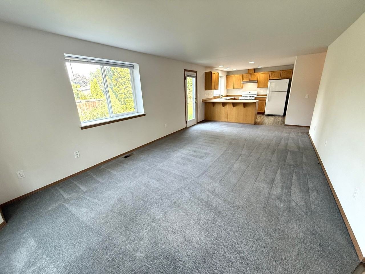 201 W Mount Hood Ct - Photo 4 of 21