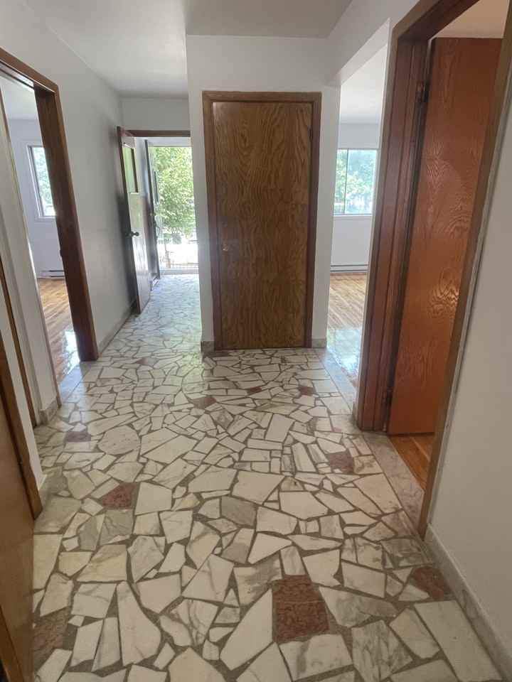 1064 Avenue d'Oxford - Photo 2 of 42